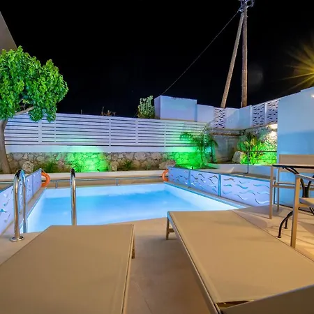 דירה Helios פליראקי