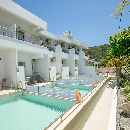 דירה Helios פליראקי