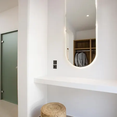 Helios Apartment *