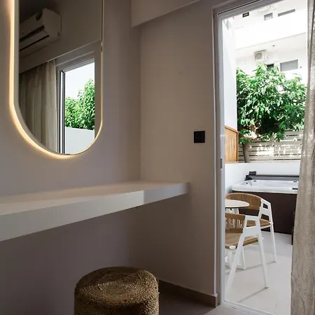 Helios Apartment *
