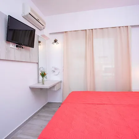 Helios Apartment *